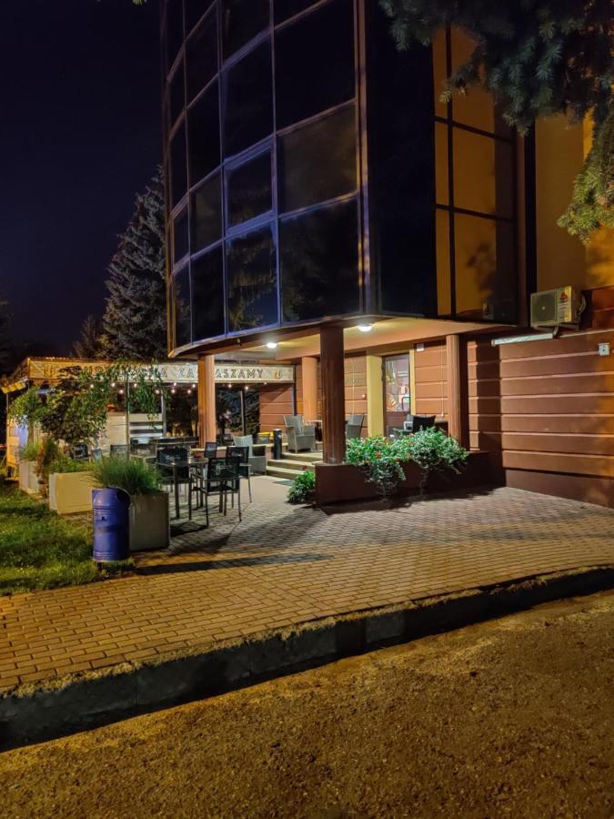 Hotel Turkus Jarosław Extérieur photo