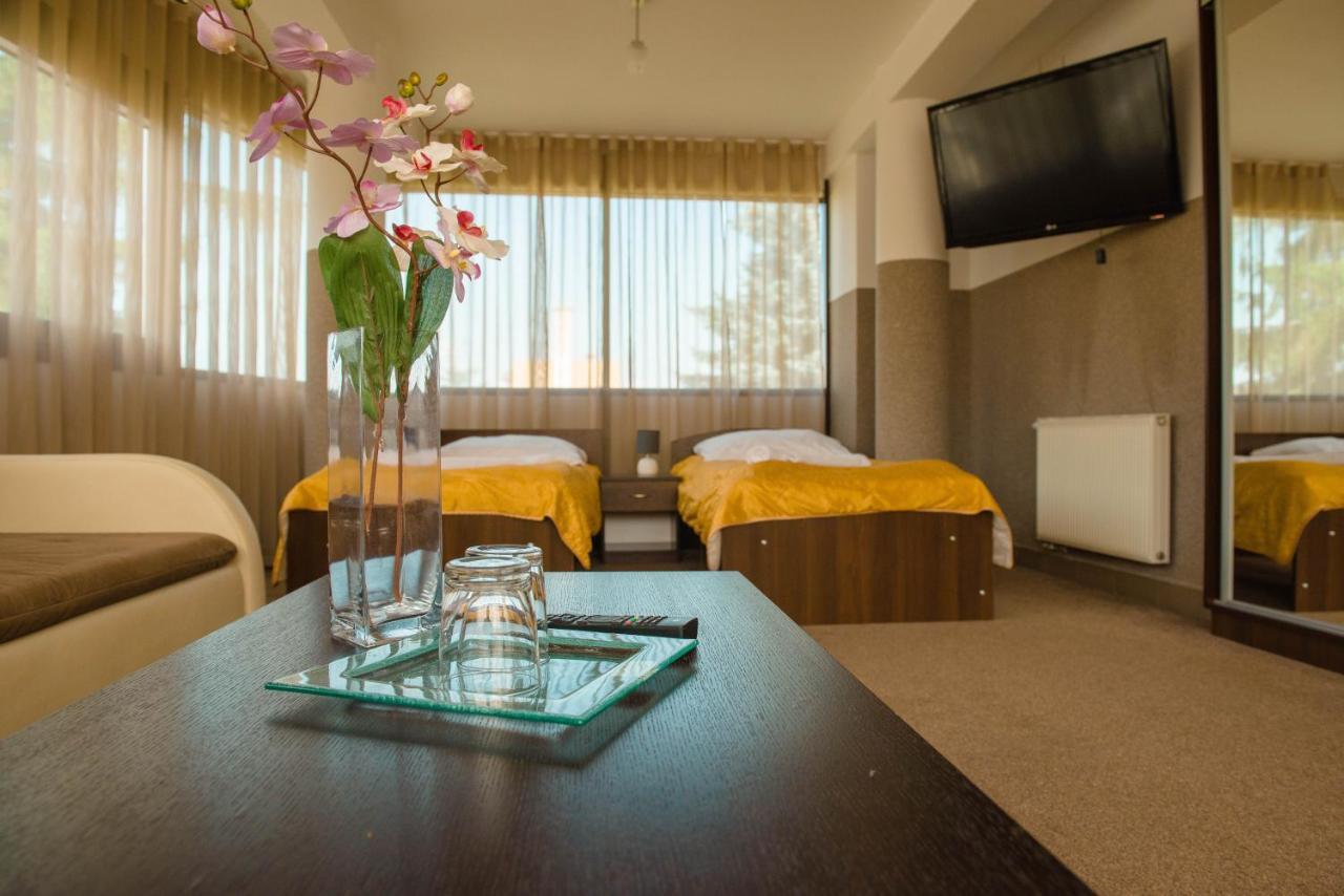 Hotel Turkus Jarosław Extérieur photo