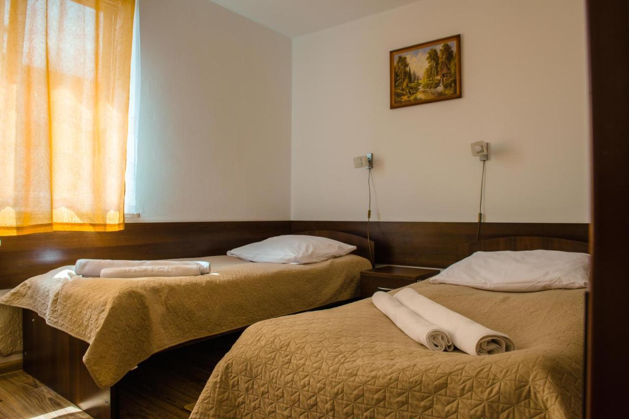Hotel Turkus Jarosław Extérieur photo